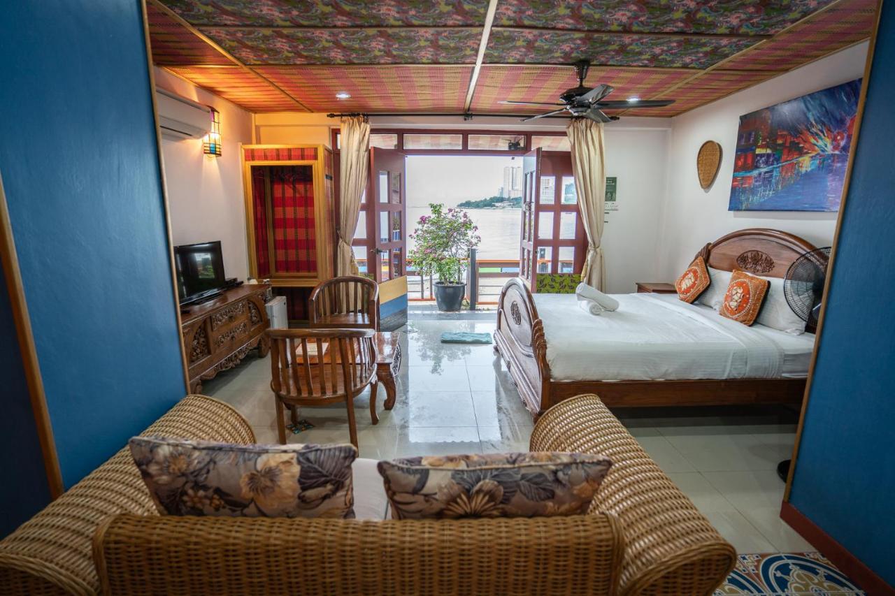 Lost Paradise Resort Batu Feringgi Exterior foto