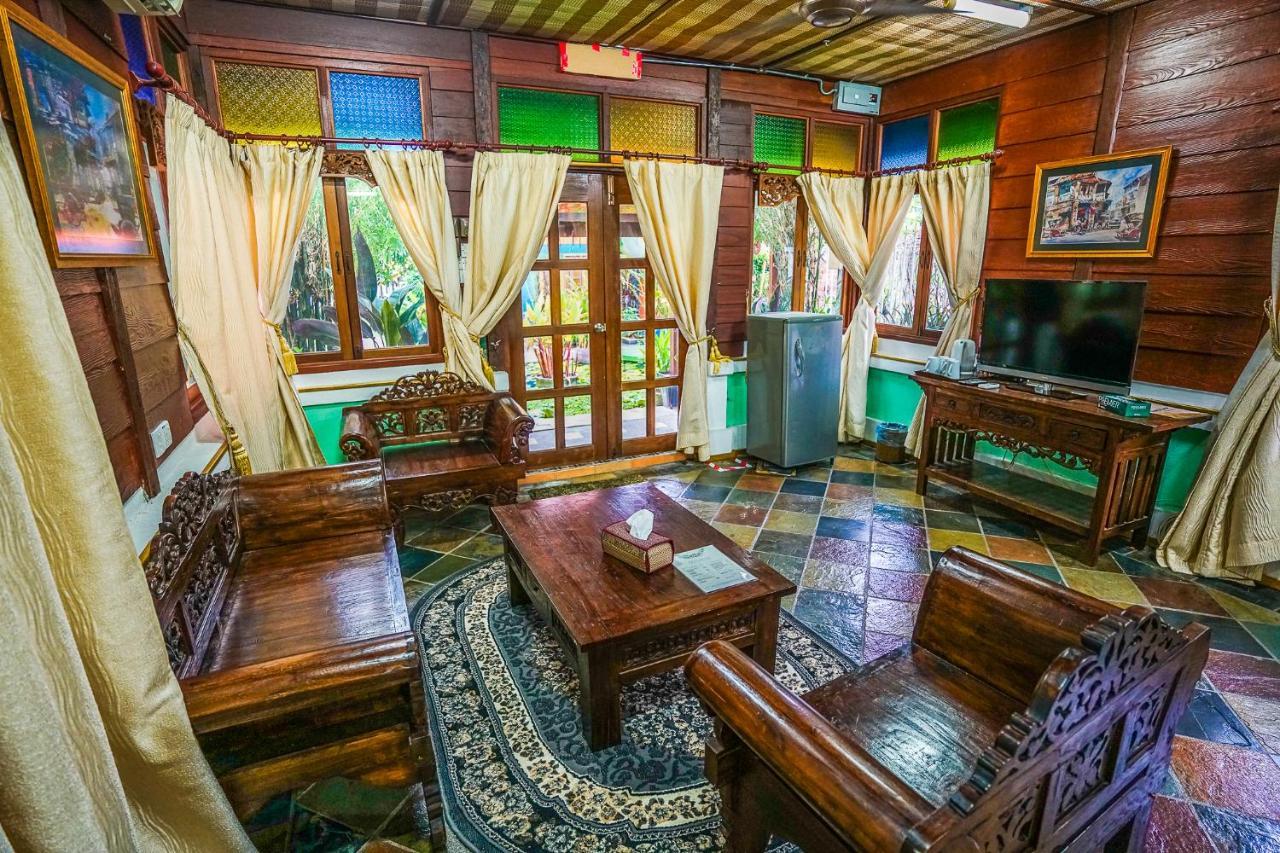 Lost Paradise Resort Batu Feringgi Exterior foto