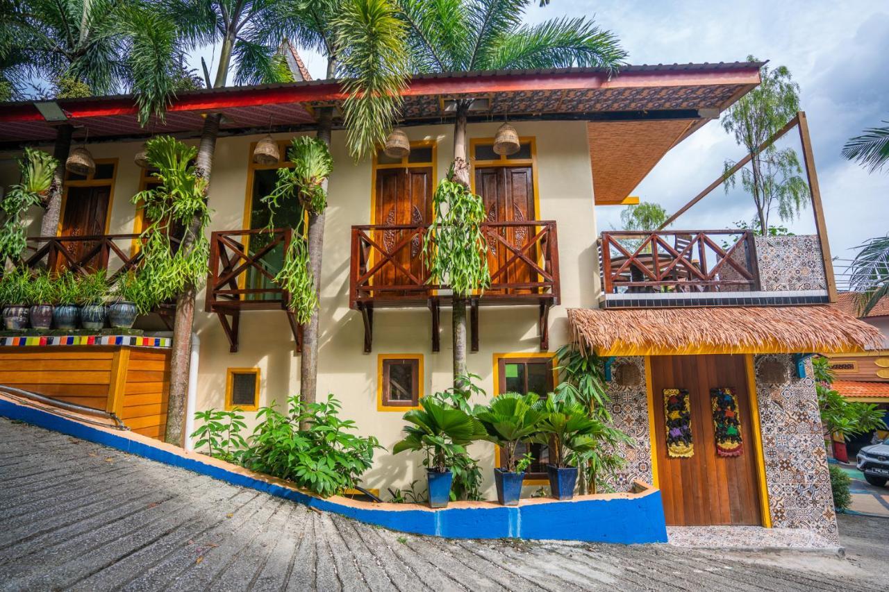 Lost Paradise Resort Batu Feringgi Exterior foto