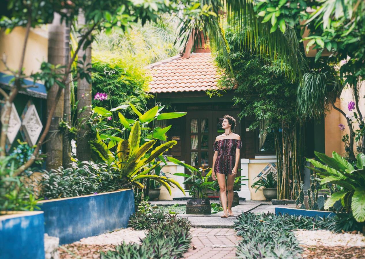 Lost Paradise Resort Batu Feringgi Exterior foto
