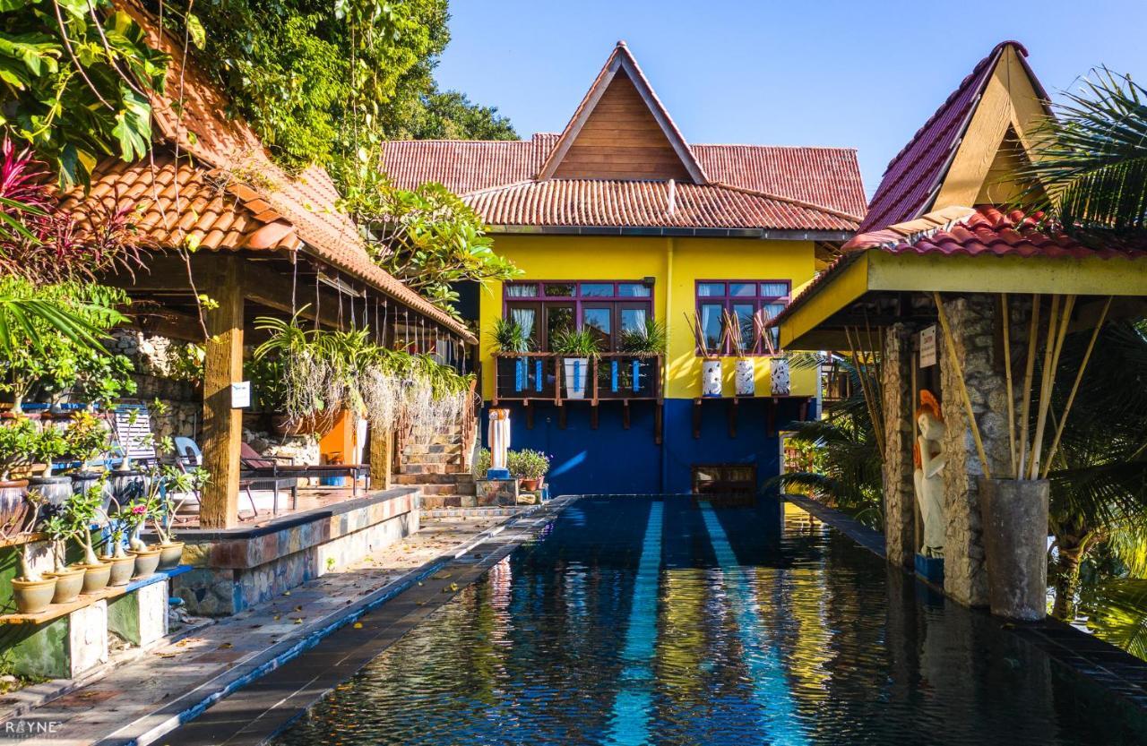 Lost Paradise Resort Batu Feringgi Exterior foto