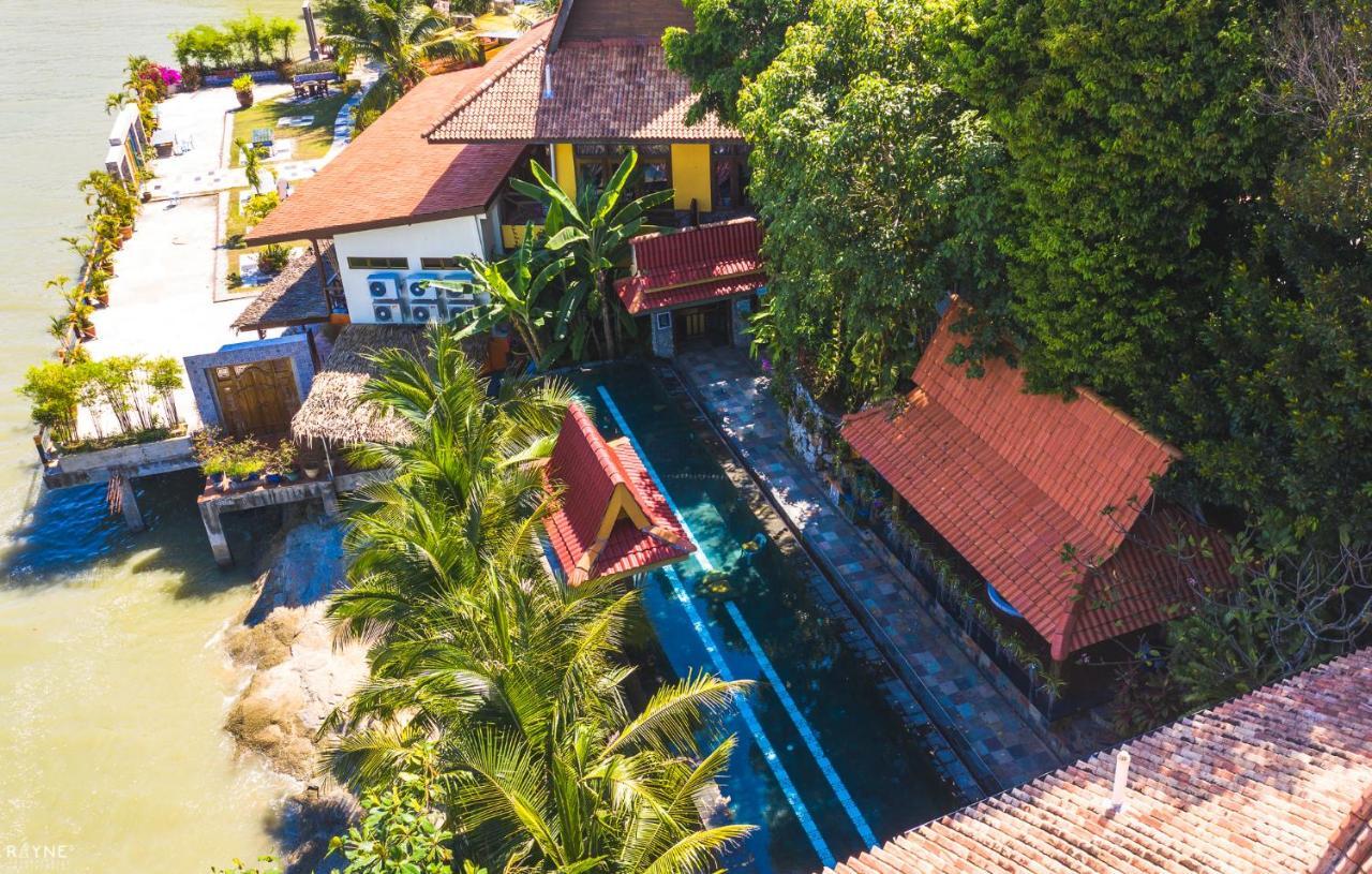 Lost Paradise Resort Batu Feringgi Exterior foto